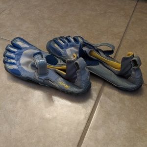 Vibram 5 fingers Bikilas Size 40 (10 US Men's)